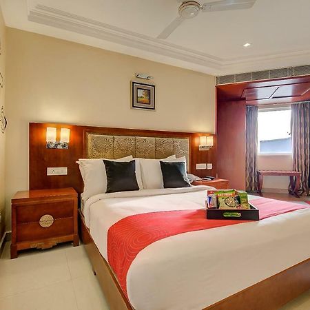 Metro Grand Hotel Ченнаи Экстерьер фото